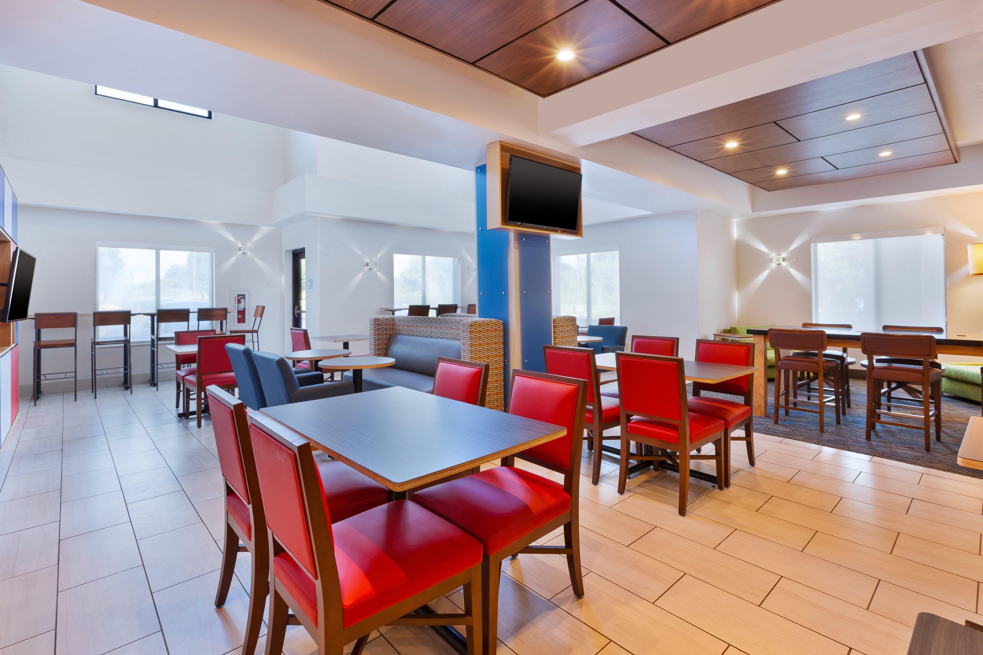 Hotel Express & Cleveland-richfield By Ihg