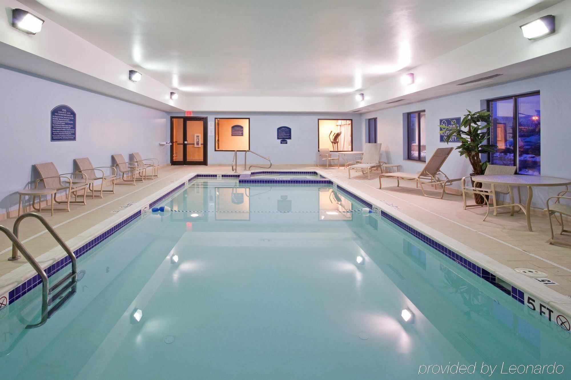 Express & Cleveland-richfield By Ihg Hotel