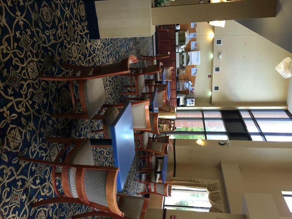 Express & Cleveland-richfield By Ihg Hotel 2*