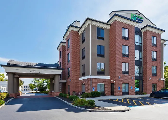 Holiday Inn Express Hotel&Suites Cleveland-Richfield