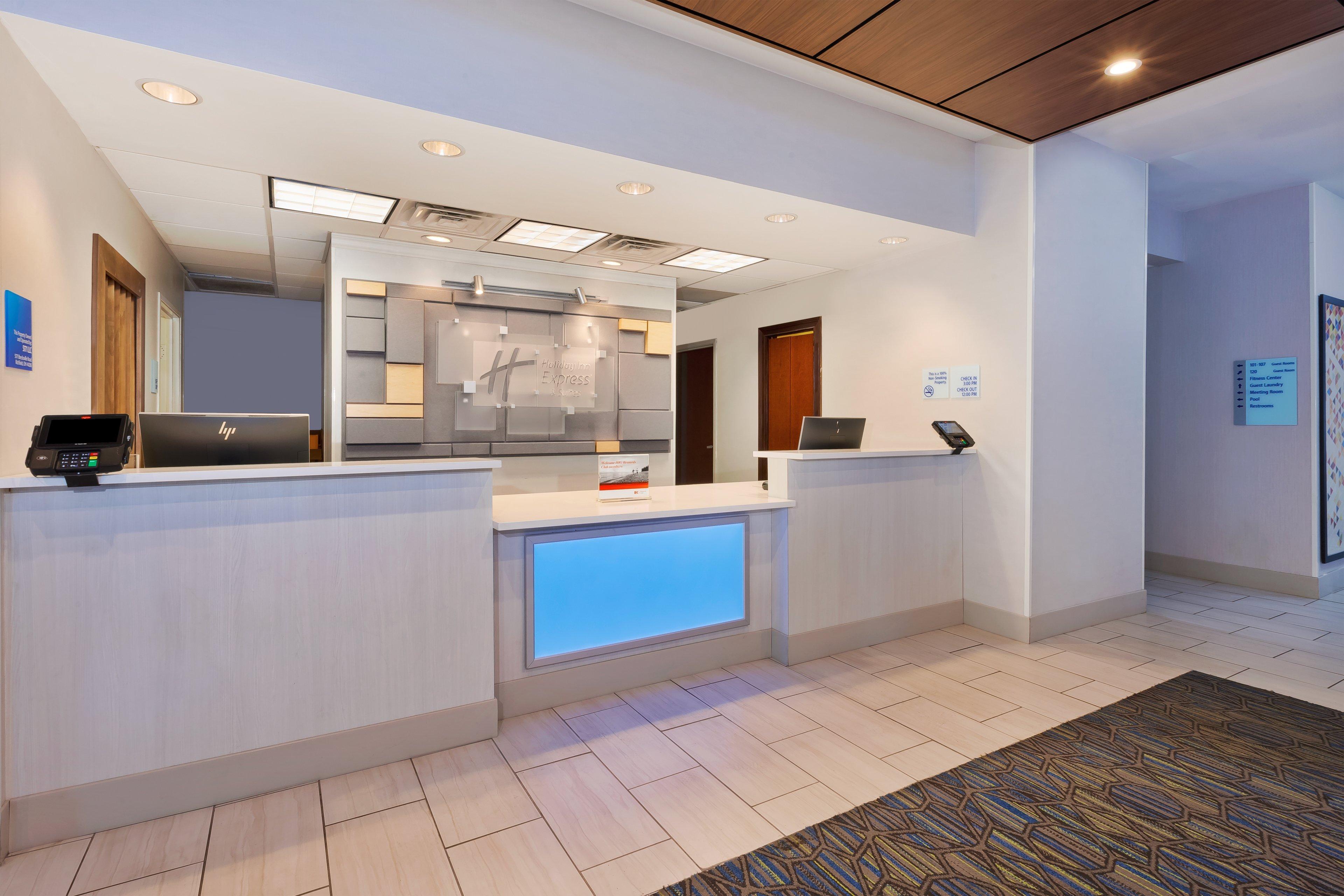 Hotel Express & Cleveland-richfield By Ihg