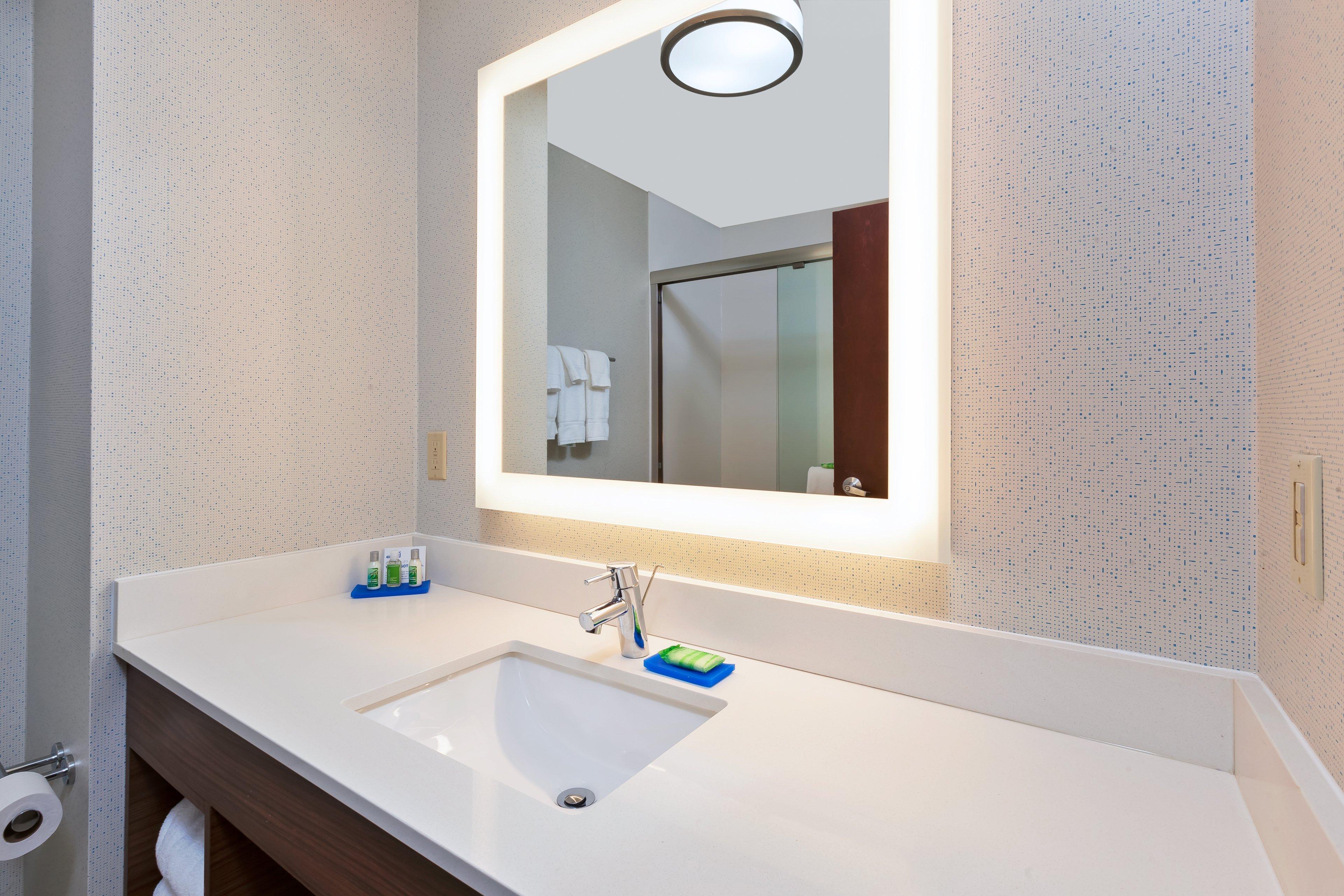 Express & Cleveland-richfield By Ihg