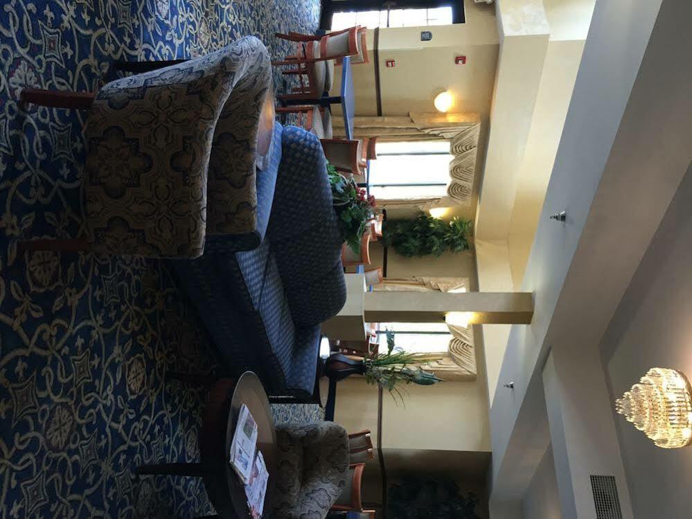 Hotel Express & Cleveland-richfield By Ihg Brecksville